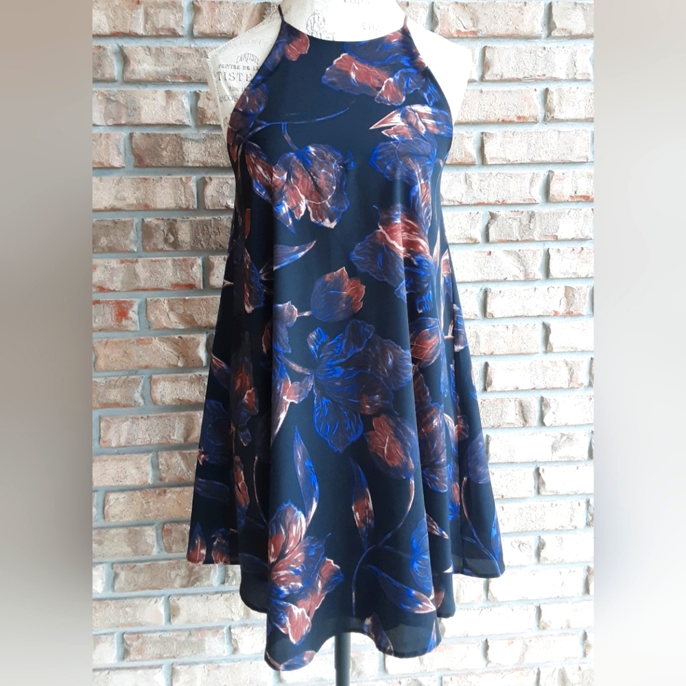 Everly Black Floral Print High Neck Shift Dress Size Small.